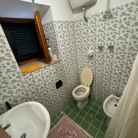 Momi House Apartmán *